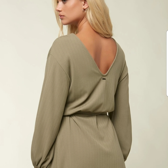 ð01.21.21 Host Pick! O'Neill Axel Dress - Picture 3 of 5